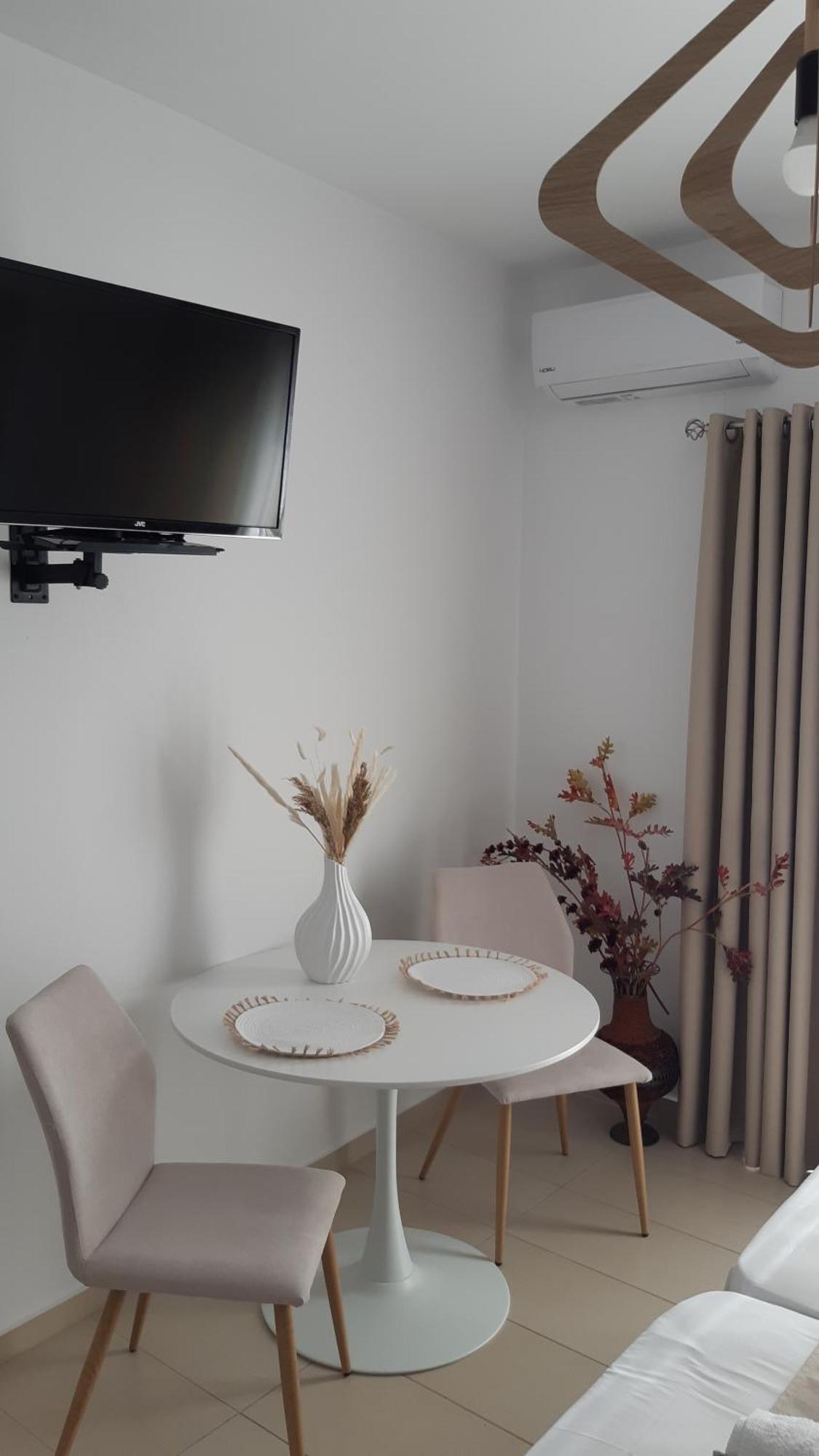 Filia Apartments Mílatos Eksteriør bilde